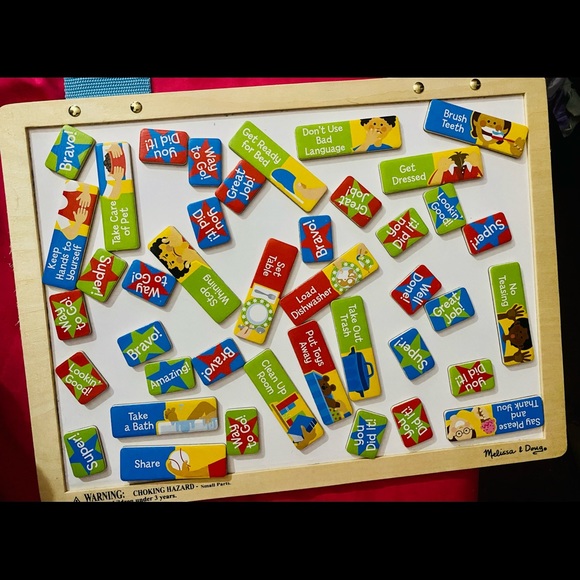 Melissa & Doug Responsibility Chart with Magnets and Bonus Dry Erase Markers - Picture 10 of 12